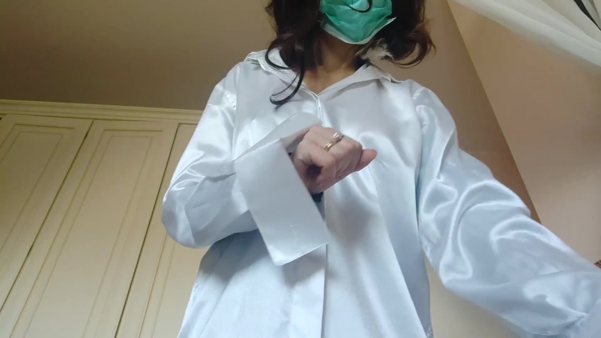 the doctor learns about herself ... this is how she performs the rectal exam-53827641.mp4